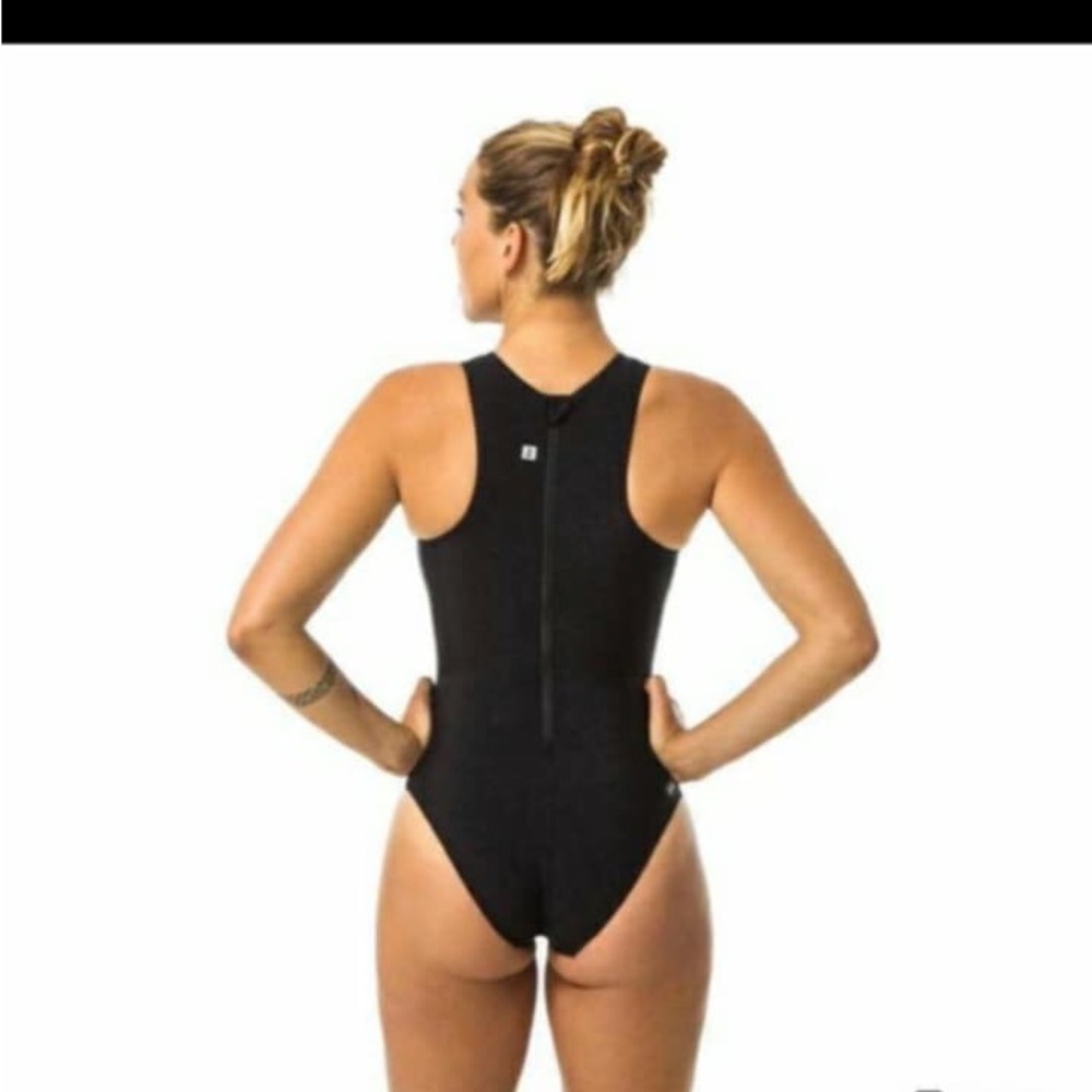 Black Waterpolo